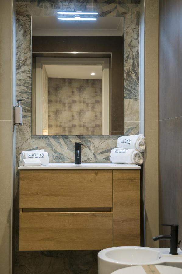 Suite 18 Luxury Apartments バーリ エクステリア 写真
