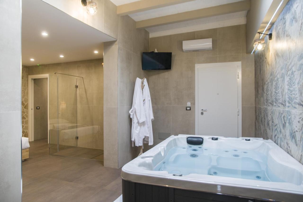 Suite 18 Luxury Apartments バーリ エクステリア 写真